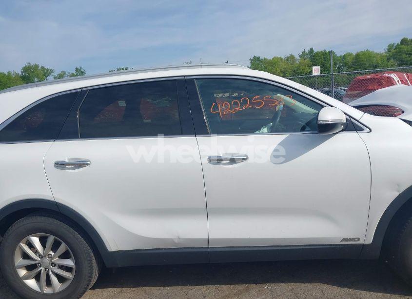 Photo 14 of 2016 Kia Sorento 2.4L LX (VIN 5XYPGDA38GG065497)