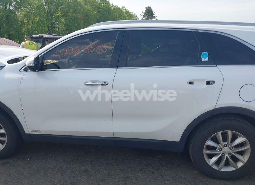 Photo 15 of 2016 Kia Sorento 2.4L LX (VIN 5XYPGDA38GG065497)