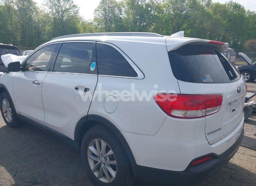Photo 3 of 2016 Kia Sorento 2.4L LX (VIN 5XYPGDA38GG065497)