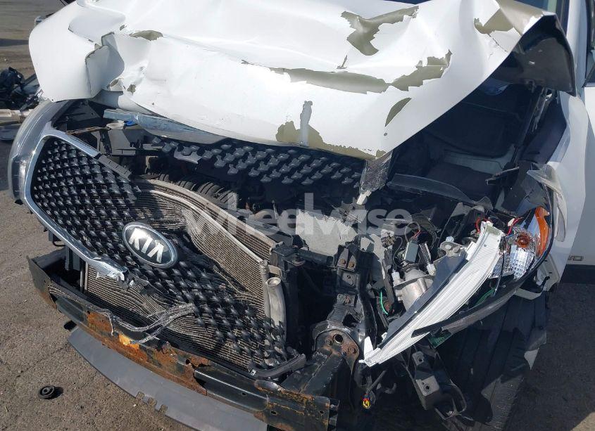 Photo 6 of 2016 Kia Sorento 2.4L LX (VIN 5XYPGDA38GG065497)