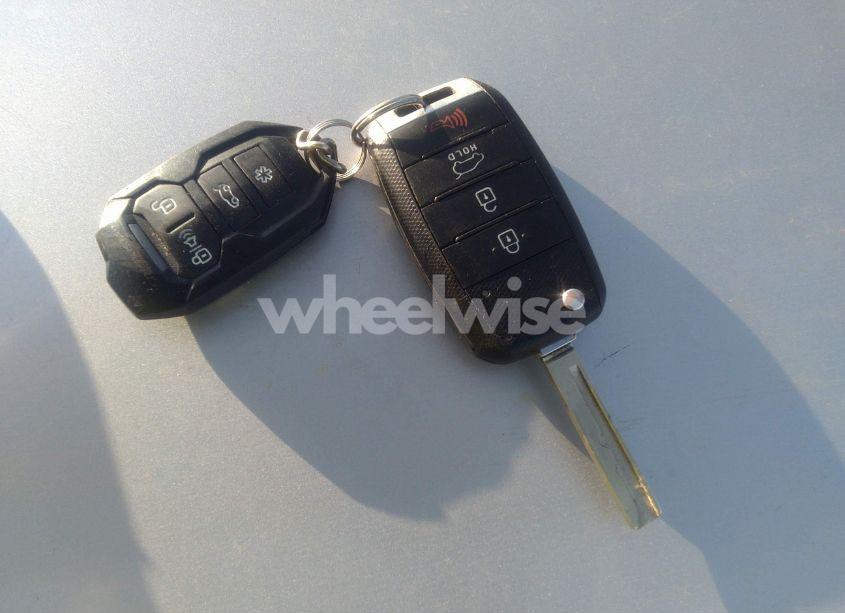 Photo 11 of 2016 Kia Sorento 2.4L LX (VIN 5XYPGDA38GG076211)