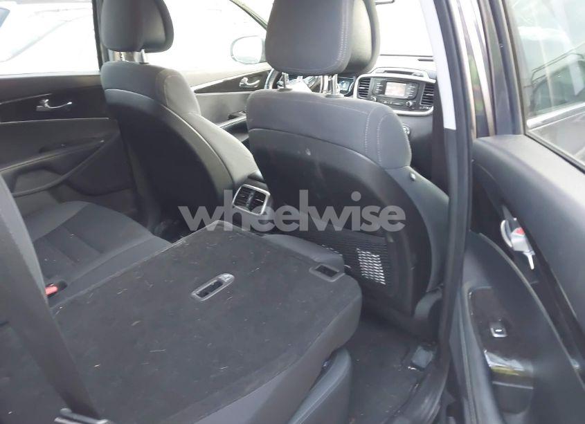 Photo 8 of 2016 Kia Sorento 2.4L LX (VIN 5XYPGDA38GG111877)