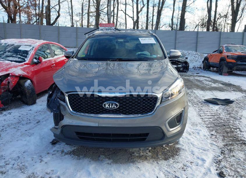 Photo 12 of 2016 Kia Sorento 2.4L LX (VIN 5XYPGDA38GG138819)