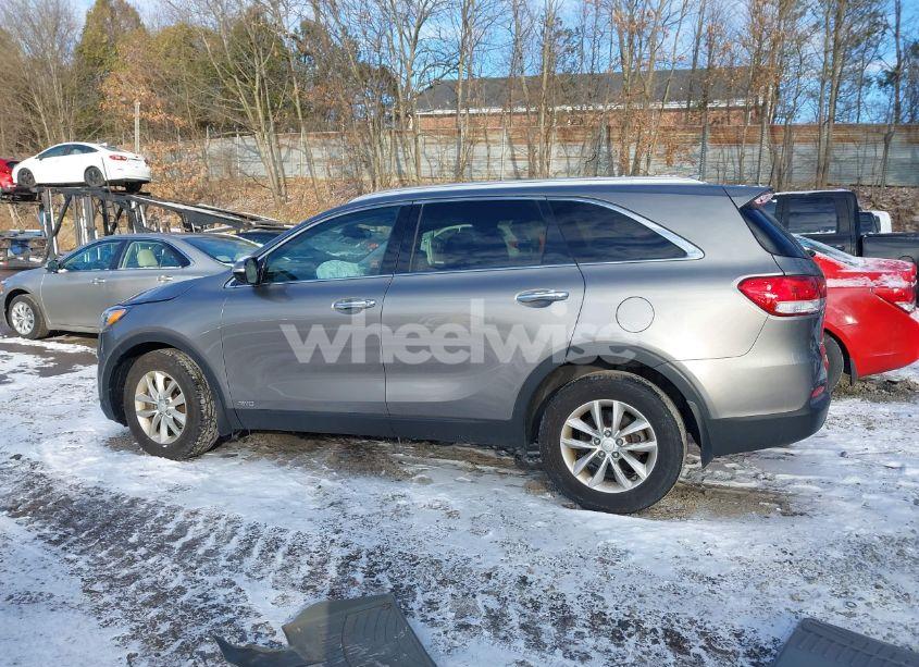 Photo 14 of 2016 Kia Sorento 2.4L LX (VIN 5XYPGDA38GG138819)