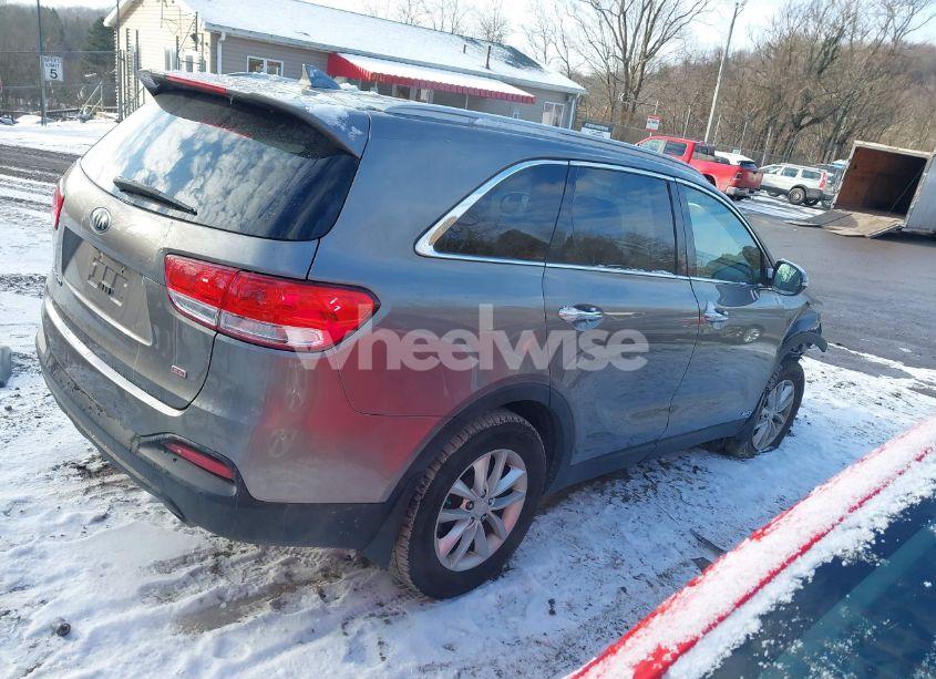 Photo 4 of 2016 Kia Sorento 2.4L LX (VIN 5XYPGDA38GG138819)