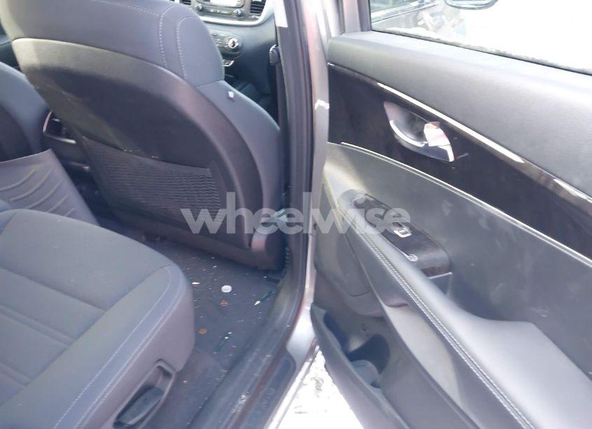 Photo 8 of 2016 Kia Sorento 2.4L LX (VIN 5XYPGDA38GG138819)