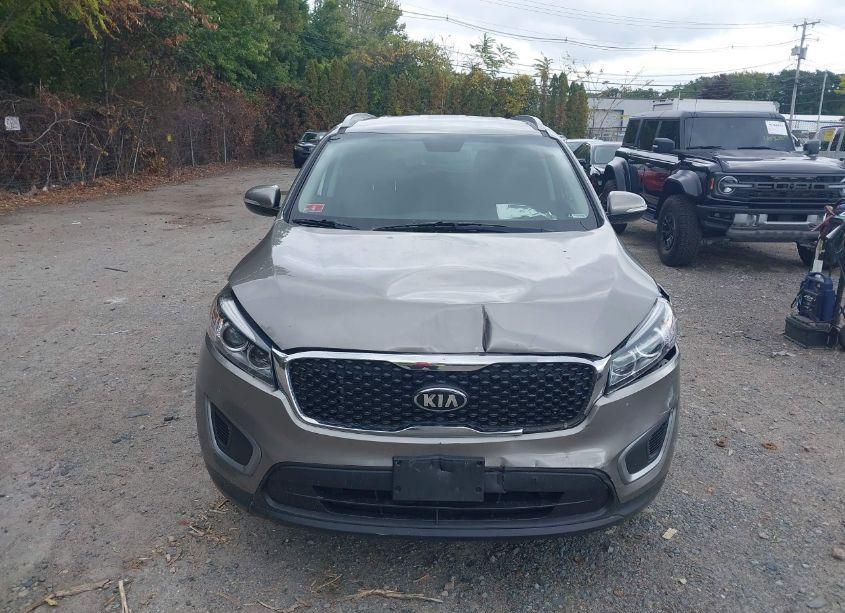 Photo 12 of 2016 Kia Sorento 2.4L LX (VIN 5XYPGDA38GG148203)
