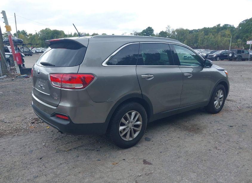 Photo 4 of 2016 Kia Sorento 2.4L LX (VIN 5XYPGDA38GG148203)