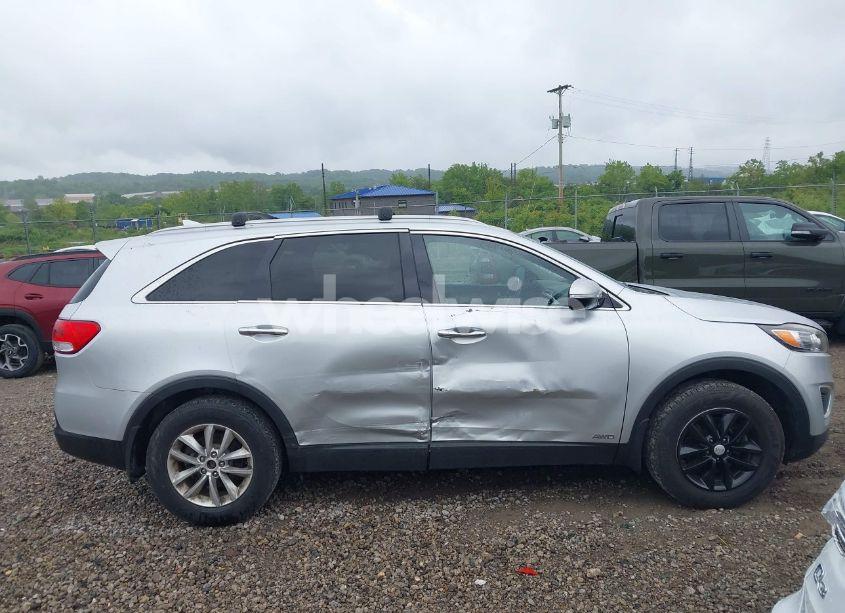 Photo 13 of 2017 Kia Sorento 2.4L LX (VIN 5XYPGDA38HG231535)