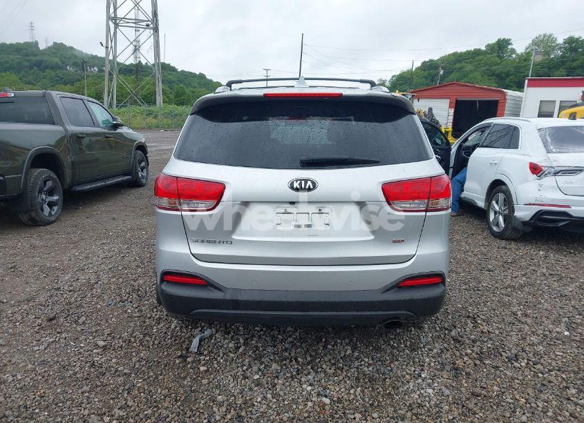 Photo 16 of 2017 Kia Sorento 2.4L LX (VIN 5XYPGDA38HG231535)