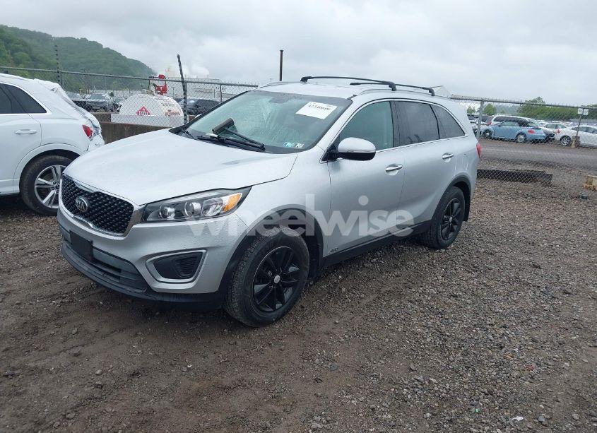 Photo 2 of 2017 Kia Sorento 2.4L LX (VIN 5XYPGDA38HG231535)