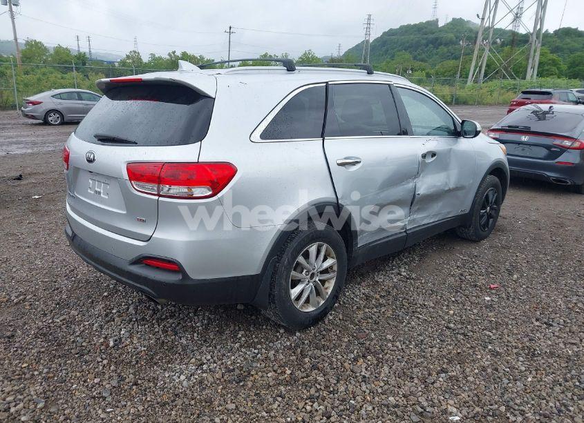 Photo 4 of 2017 Kia Sorento 2.4L LX (VIN 5XYPGDA38HG231535)