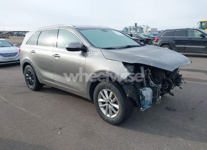 2017 Kia Sorento 2.4L LX (VIN 5XYPGDA38HG255947) main photo