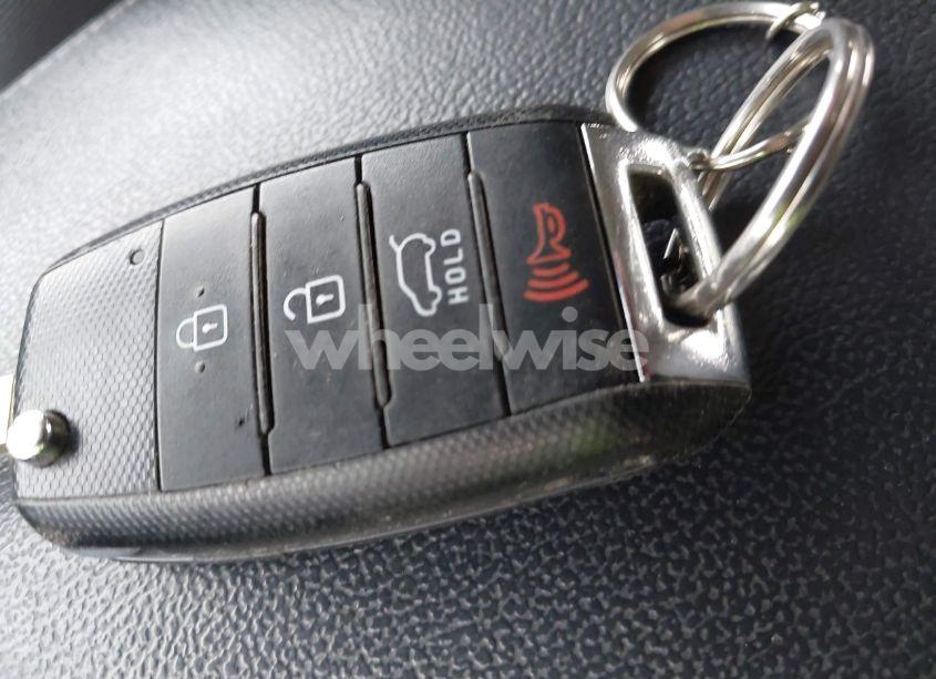 Photo 11 of 2017 Kia Sorento 2.4L LX (VIN 5XYPGDA38HG255947)