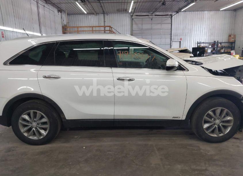 Photo 14 of 2017 Kia Sorento 2.4L LX (VIN 5XYPGDA38HG281058)