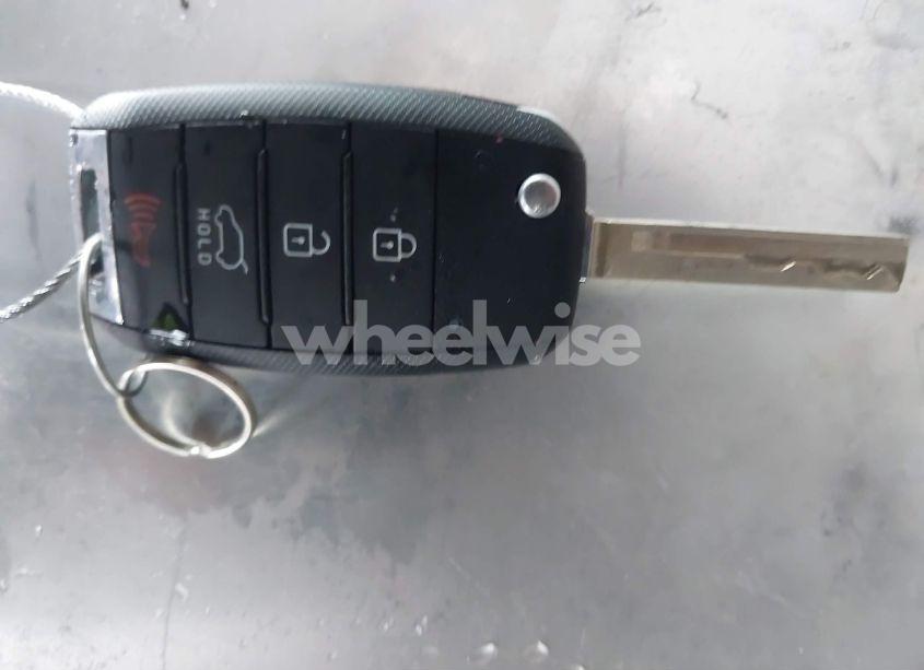 Photo 11 of 2017 Kia Sorento 2.4L LX (VIN 5XYPGDA38HG284140)