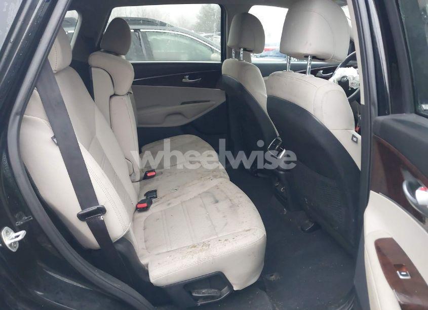 Photo 8 of 2017 Kia Sorento 2.4L LX (VIN 5XYPGDA38HG284140)