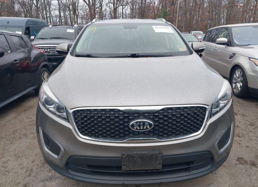 Photo 12 of 2017 Kia Sorento 2.4L LX (VIN 5XYPGDA38HG286308)