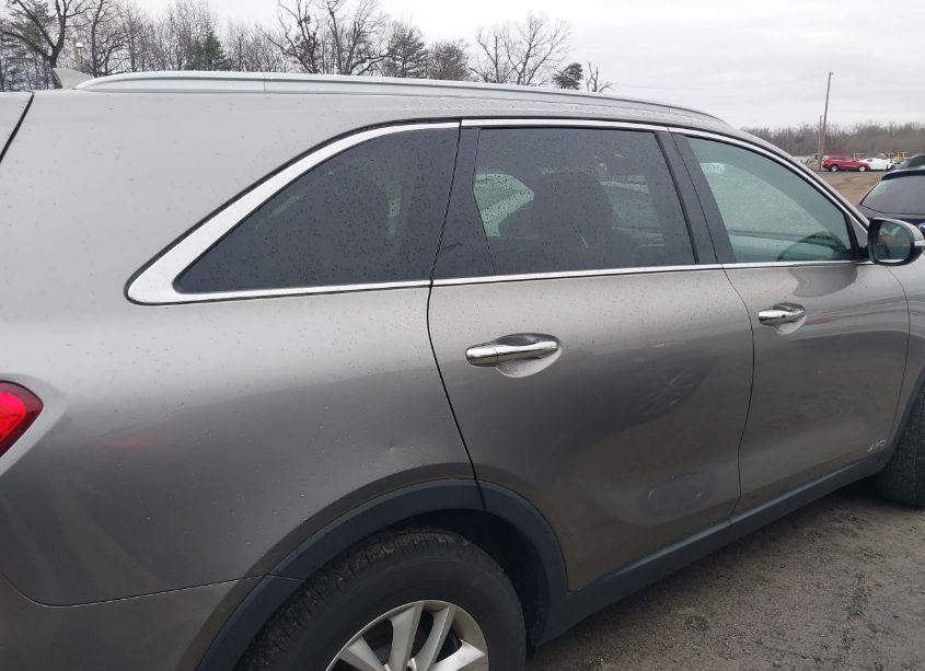 Photo 6 of 2017 Kia Sorento 2.4L LX (VIN 5XYPGDA38HG286308)
