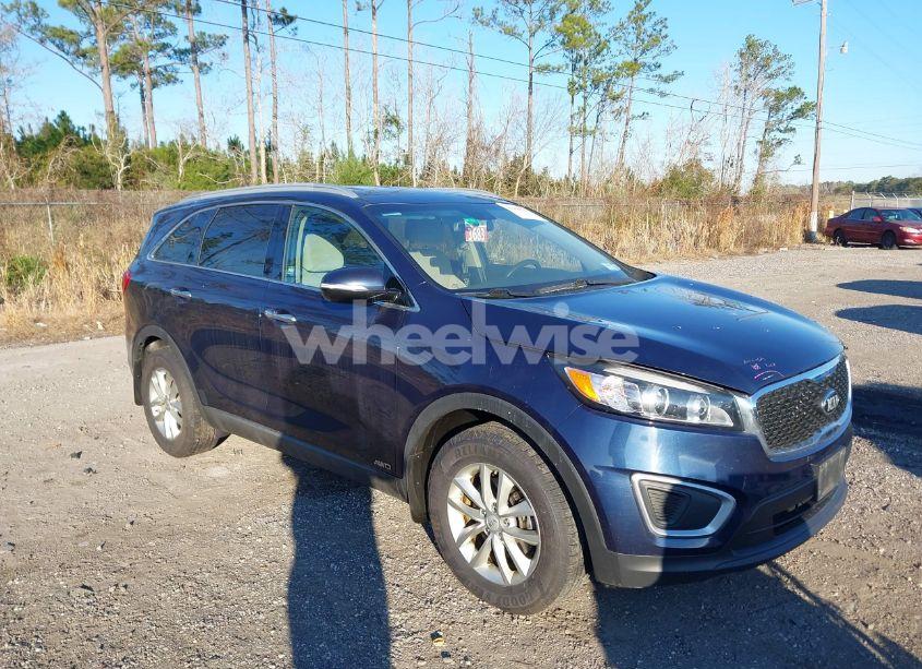 2017 Kia Sorento 2.4L LX (VIN 5XYPGDA38HG335992) main photo
