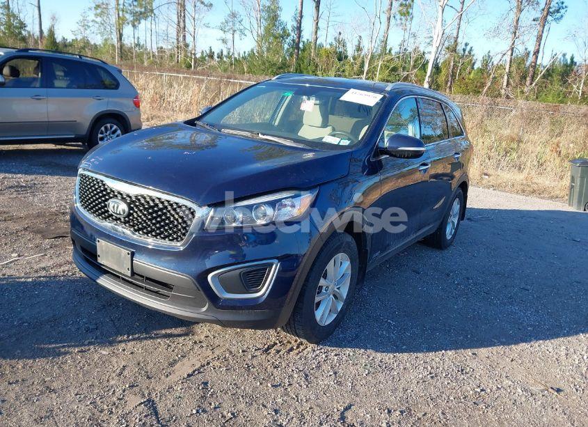 Photo 2 of 2017 Kia Sorento 2.4L LX (VIN 5XYPGDA38HG335992)