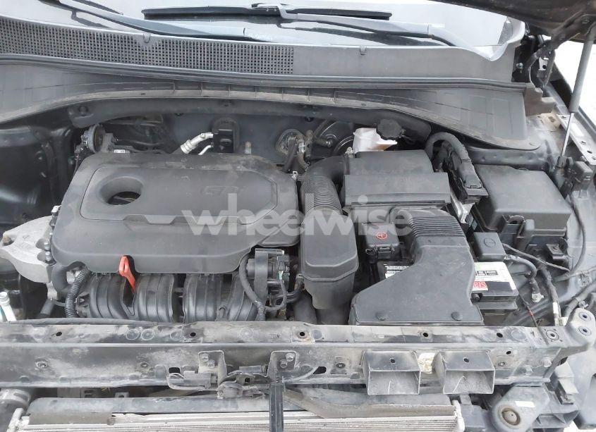 Photo 10 of 2018 Kia Sorento 2.4L LX (VIN 5XYPGDA38JG408980)