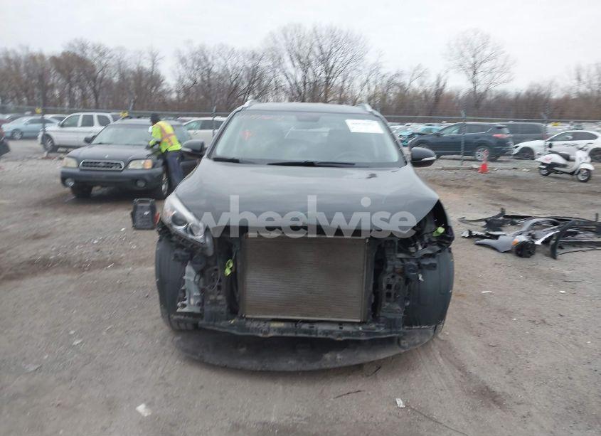 Photo 13 of 2018 Kia Sorento 2.4L LX (VIN 5XYPGDA38JG408980)