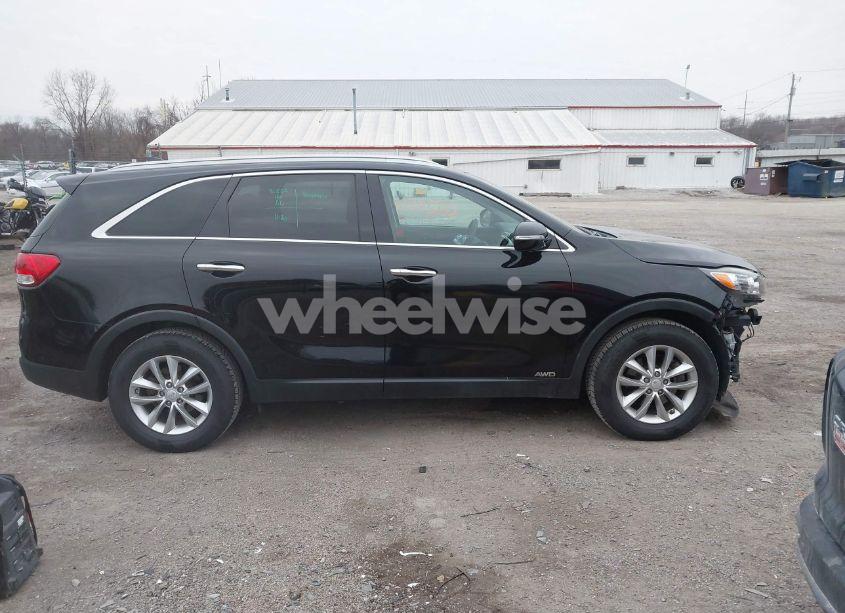 Photo 14 of 2018 Kia Sorento 2.4L LX (VIN 5XYPGDA38JG408980)