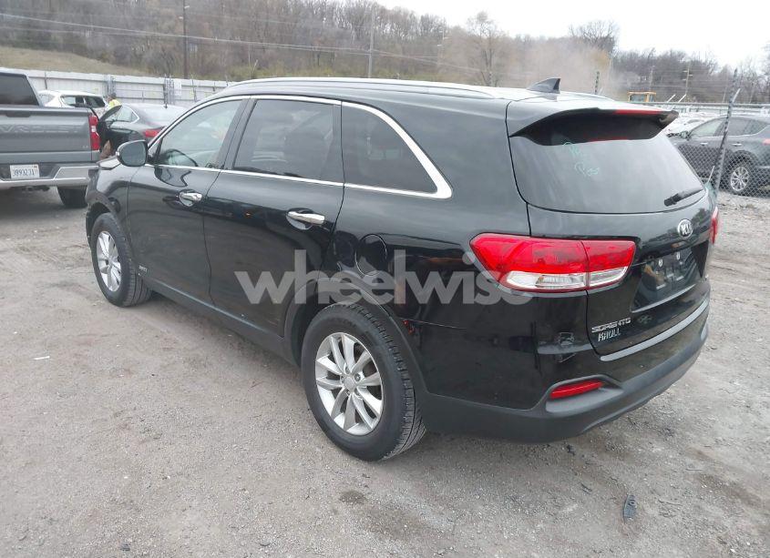 Photo 3 of 2018 Kia Sorento 2.4L LX (VIN 5XYPGDA38JG408980)