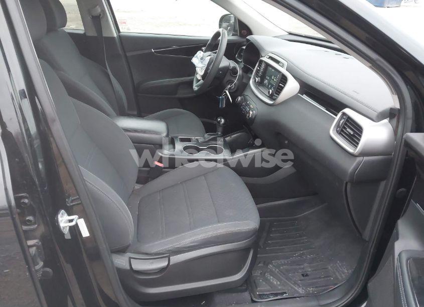 Photo 5 of 2018 Kia Sorento 2.4L LX (VIN 5XYPGDA38JG408980)