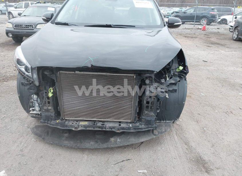 Photo 6 of 2018 Kia Sorento 2.4L LX (VIN 5XYPGDA38JG408980)