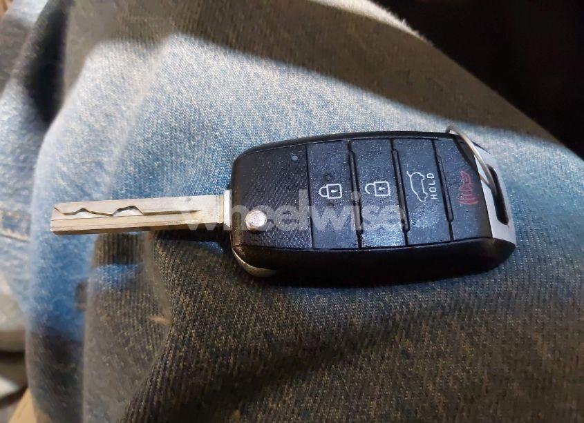 Photo 11 of 2019 Kia Sorento 2.4L LX (VIN 5XYPGDA38KG453404)