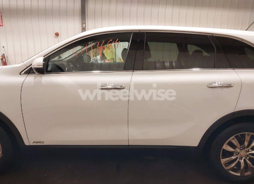 Photo 15 of 2019 Kia Sorento 2.4L LX (VIN 5XYPGDA38KG453404)