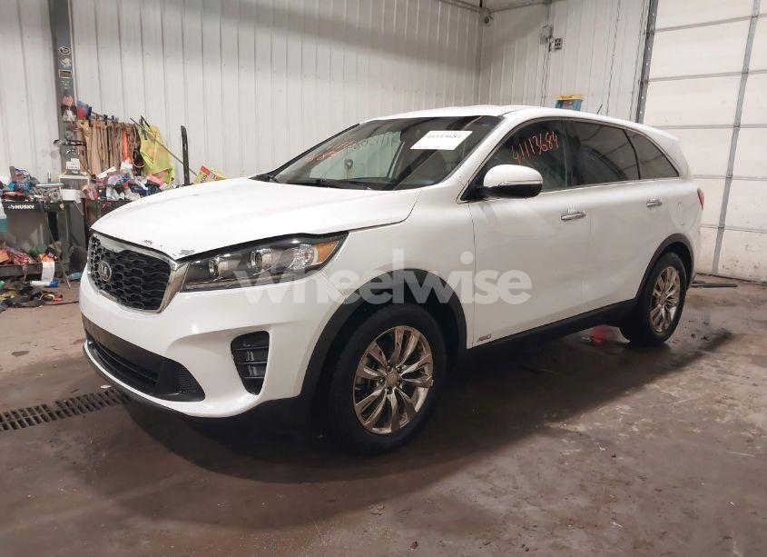 Photo 2 of 2019 Kia Sorento 2.4L LX (VIN 5XYPGDA38KG453404)