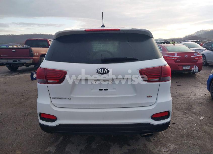 Photo 16 of 2019 Kia Sorento 2.4L LX (VIN 5XYPGDA38KG473362)