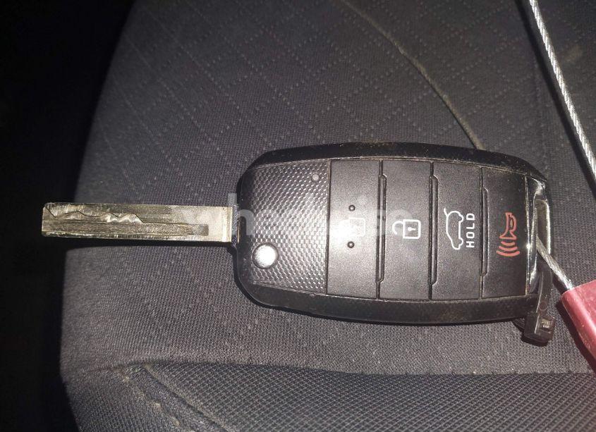 Photo 11 of 2019 Kia Sorento 2.4L LX (VIN 5XYPGDA38KG552658)