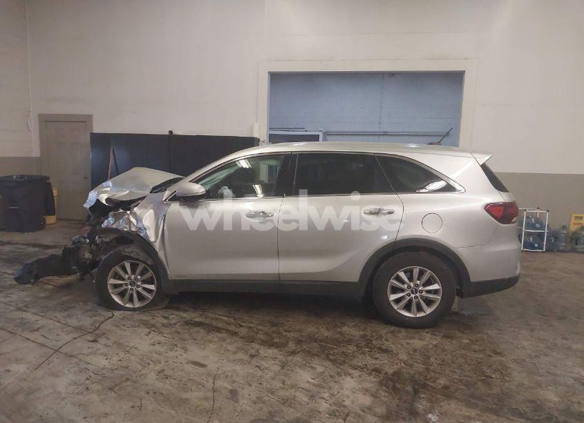 Photo 15 of 2019 Kia Sorento 2.4L LX (VIN 5XYPGDA38KG552658)