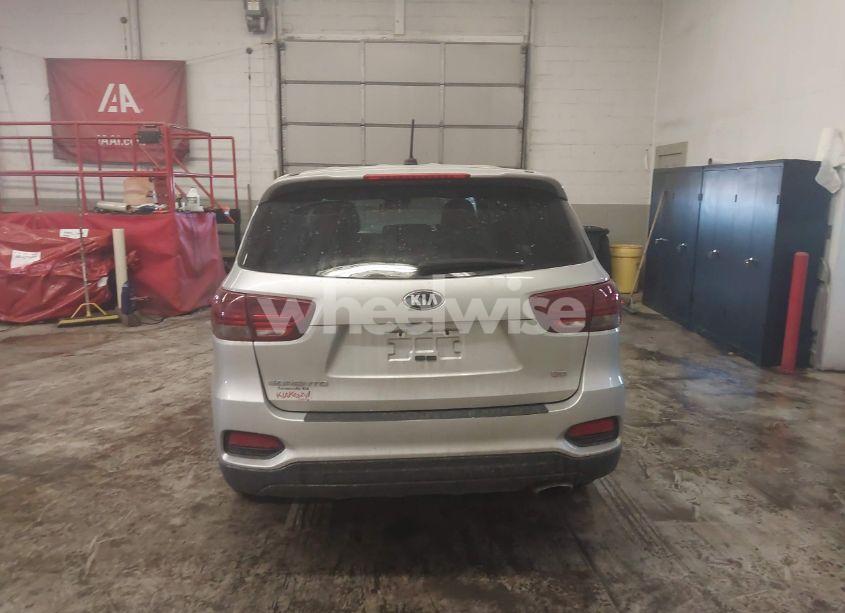 Photo 17 of 2019 Kia Sorento 2.4L LX (VIN 5XYPGDA38KG552658)