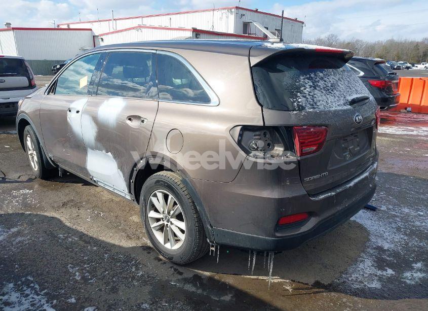 Photo 3 of 2019 Kia Sorento 2.4L LX (VIN 5XYPGDA38KG563398)