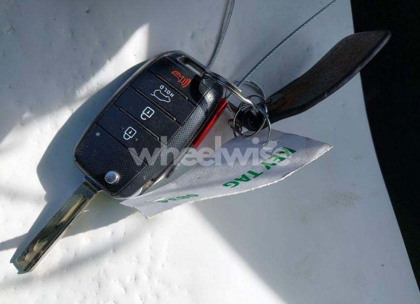 Photo 11 of 2020 Kia Sorento 2.4L LX (VIN 5XYPGDA38LG627828)