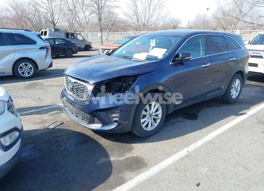 Photo 2 of 2020 Kia Sorento 2.4L LX (VIN 5XYPGDA38LG627828)