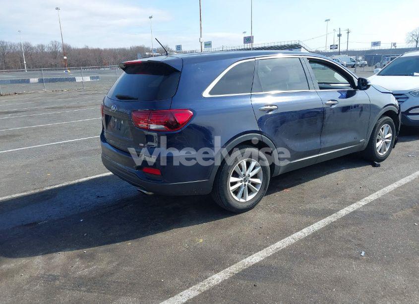 Photo 4 of 2020 Kia Sorento 2.4L LX (VIN 5XYPGDA38LG627828)