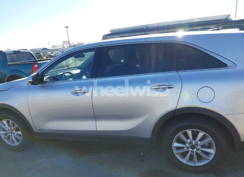 Photo 14 of 2020 Kia Sorento 2.4L LX (VIN 5XYPGDA38LG678620)