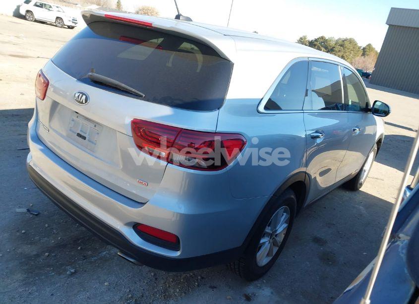 Photo 4 of 2020 Kia Sorento 2.4L LX (VIN 5XYPGDA38LG678620)
