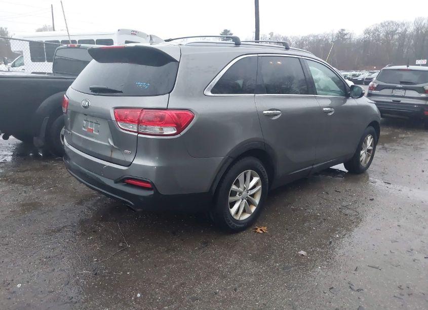 Photo 4 of 2016 Kia Sorento 2.4L LX (VIN 5XYPGDA39GG107899)