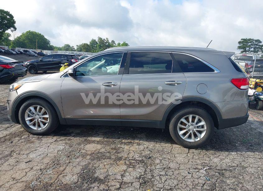 Photo 14 of 2016 Kia Sorento 2.4L LX (VIN 5XYPGDA39GG112455)