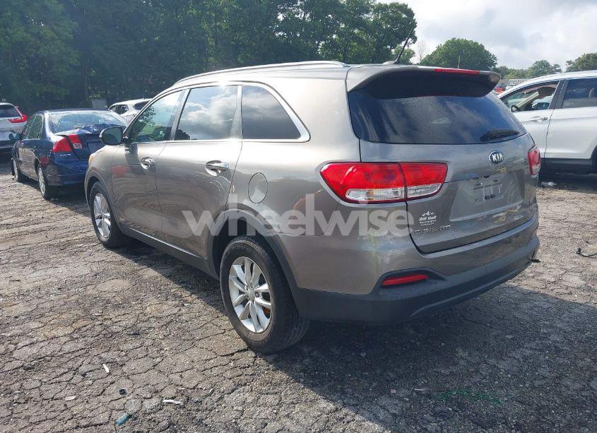 Photo 3 of 2016 Kia Sorento 2.4L LX (VIN 5XYPGDA39GG112455)