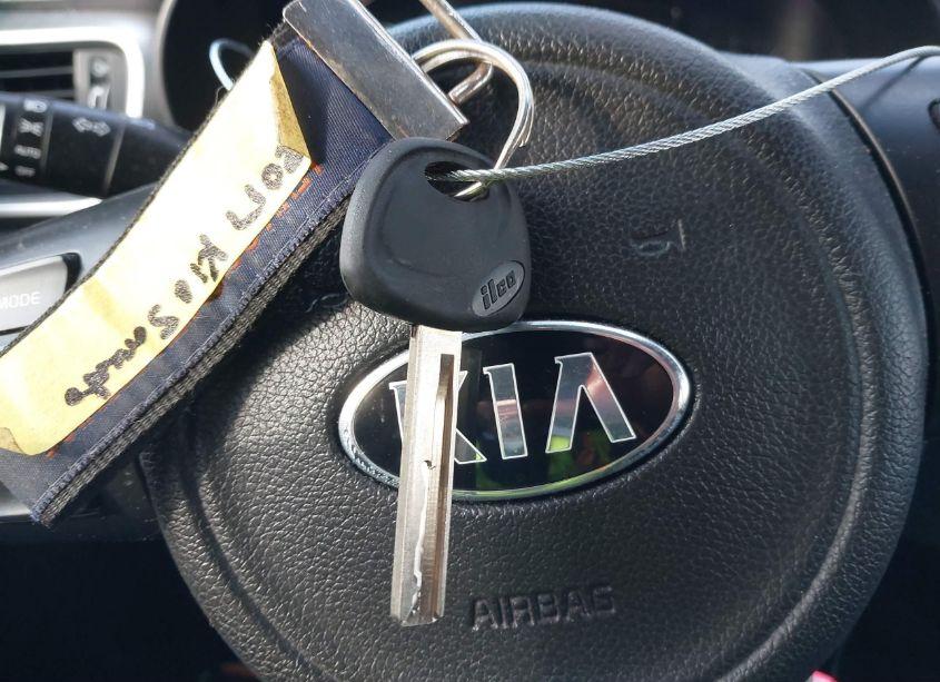 Photo 11 of 2017 Kia Sorento 2.4L LX (VIN 5XYPGDA39HG200035)