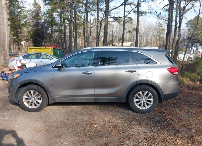 Photo 14 of 2017 Kia Sorento 2.4L LX (VIN 5XYPGDA39HG200035)