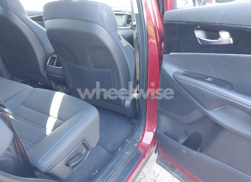 Photo 8 of 2017 Kia Sorento 2.4L LX (VIN 5XYPGDA39HG275334)